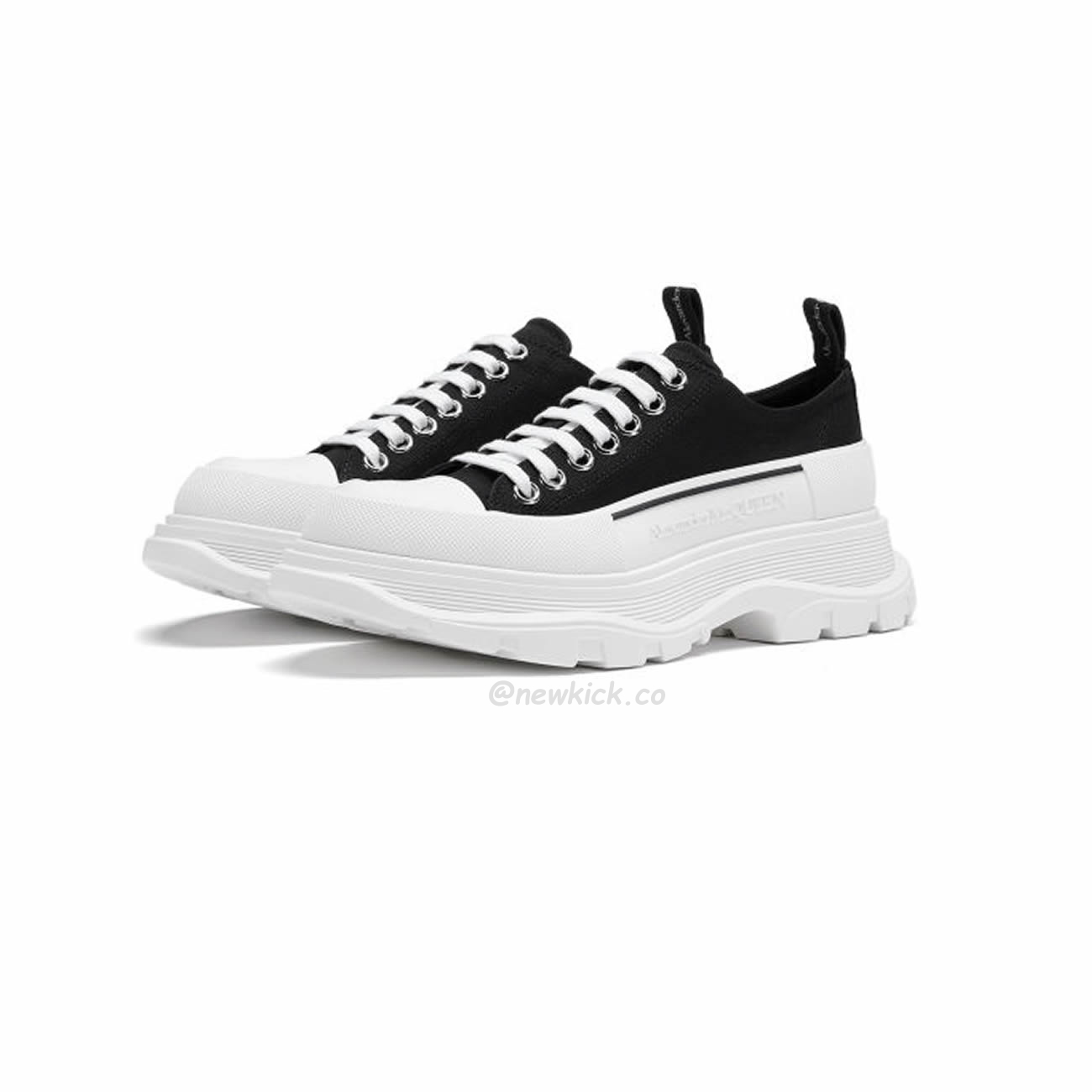 Alexander Mcqueen Tread Slick Low Lace Up Black White (16) - newkick.cc